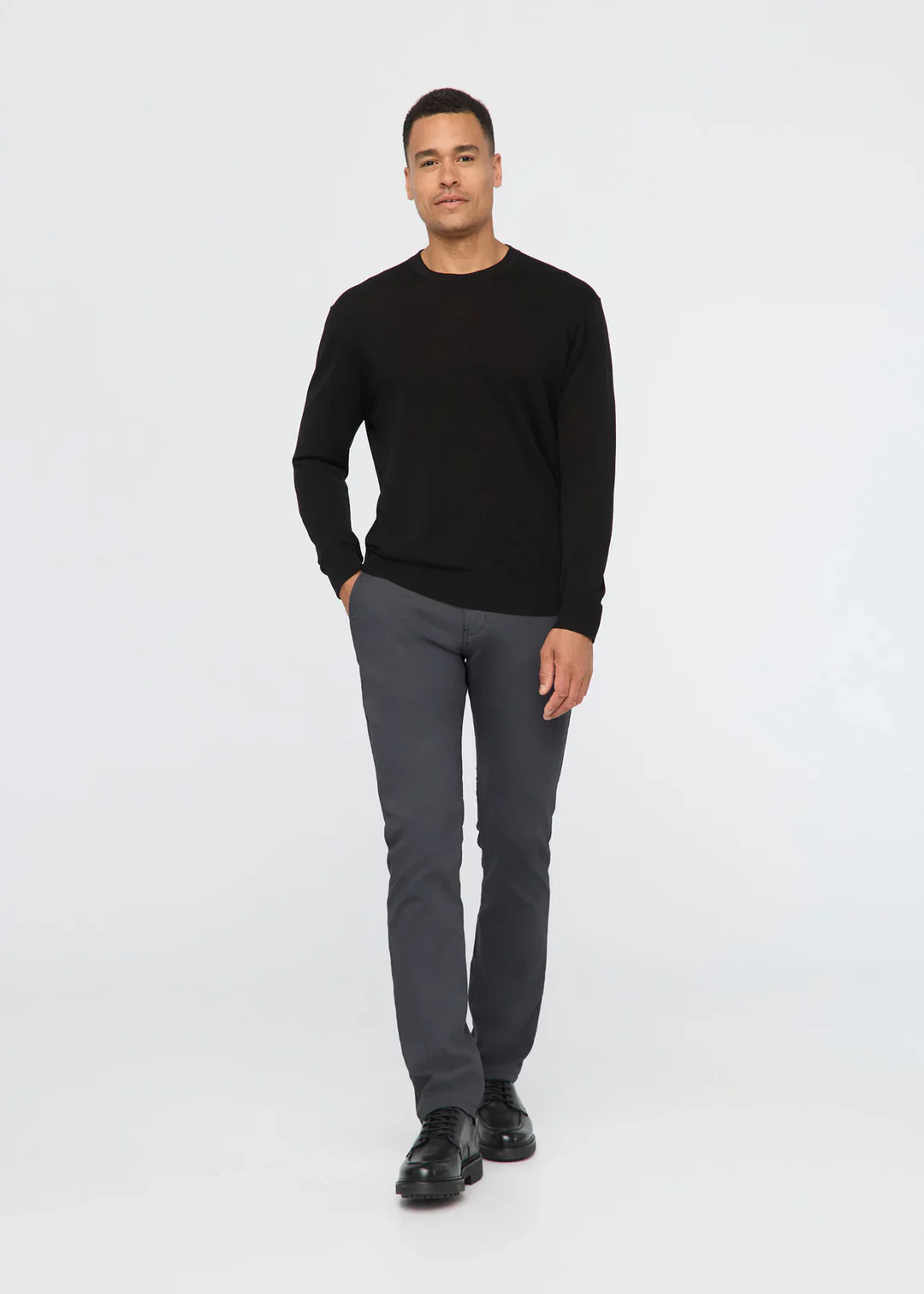 Duer - NuStretch Relaxed Taper Trouser in Charcoal - Image 4