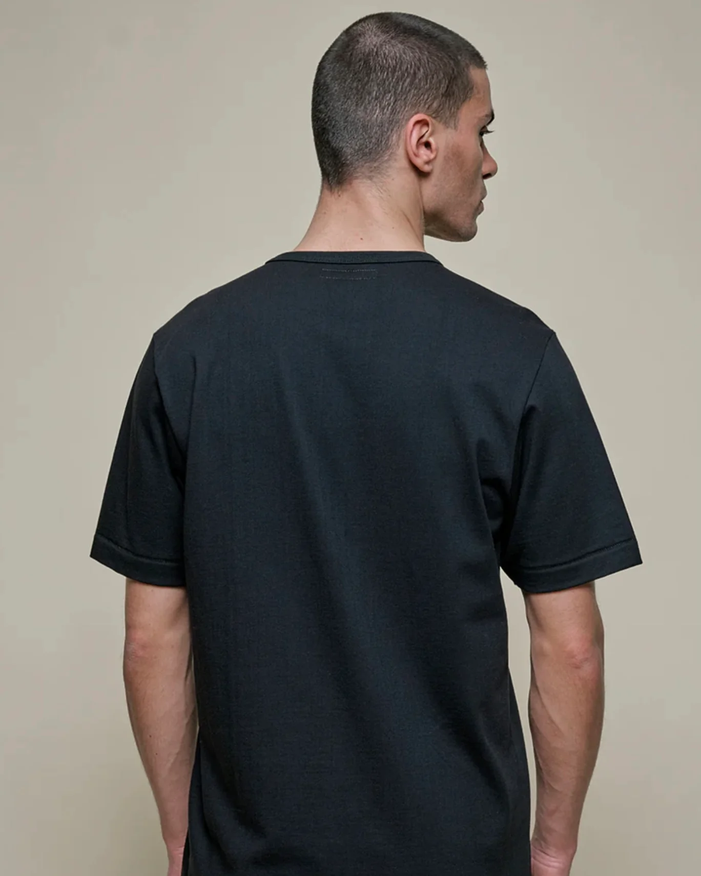 Merz b. Schwanen - 2M15 Vintage Machine Refined Classic Fit T-Shirt in Deep Black - Image 3