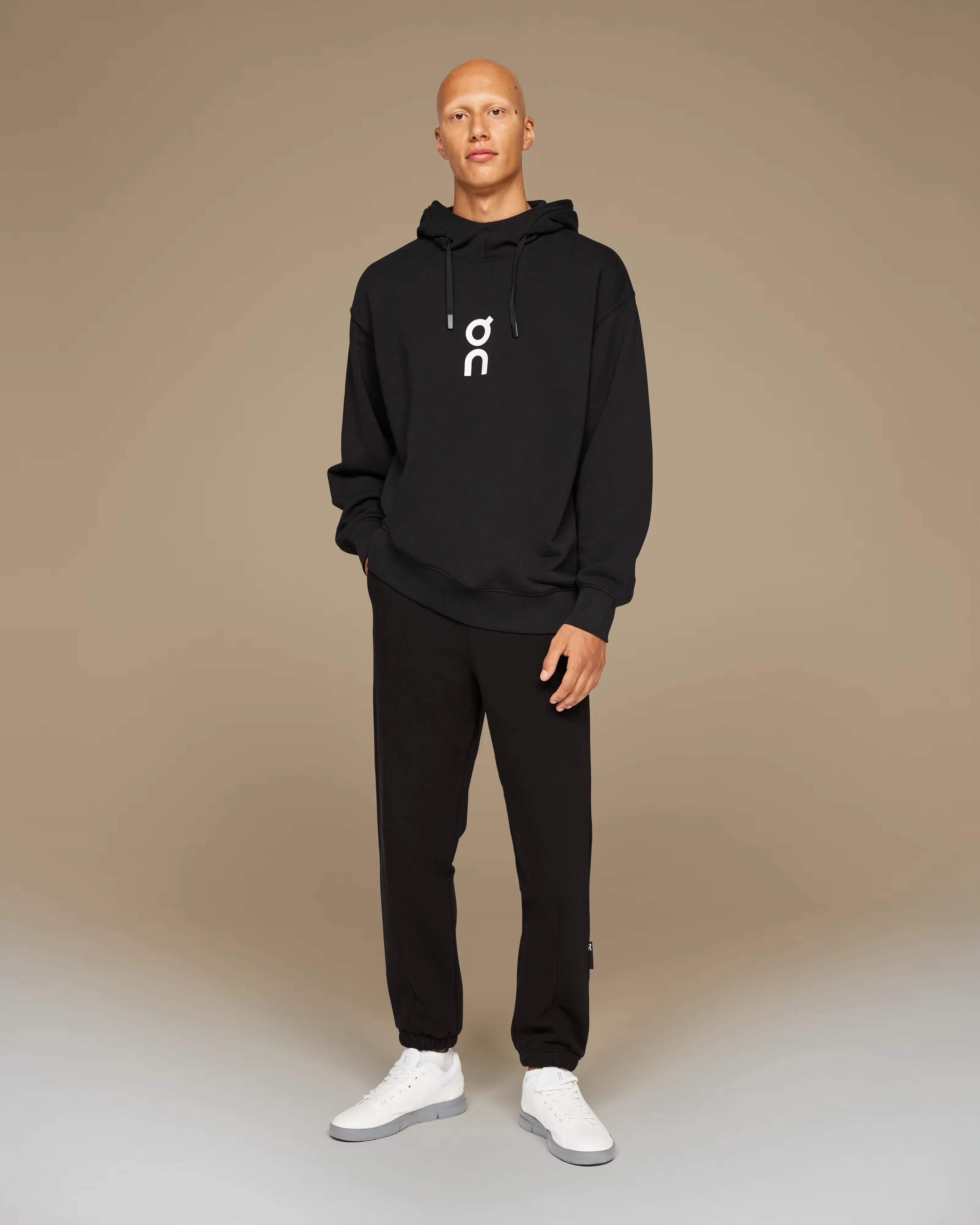 ON Running - Club Hoodie in Black - Image 2