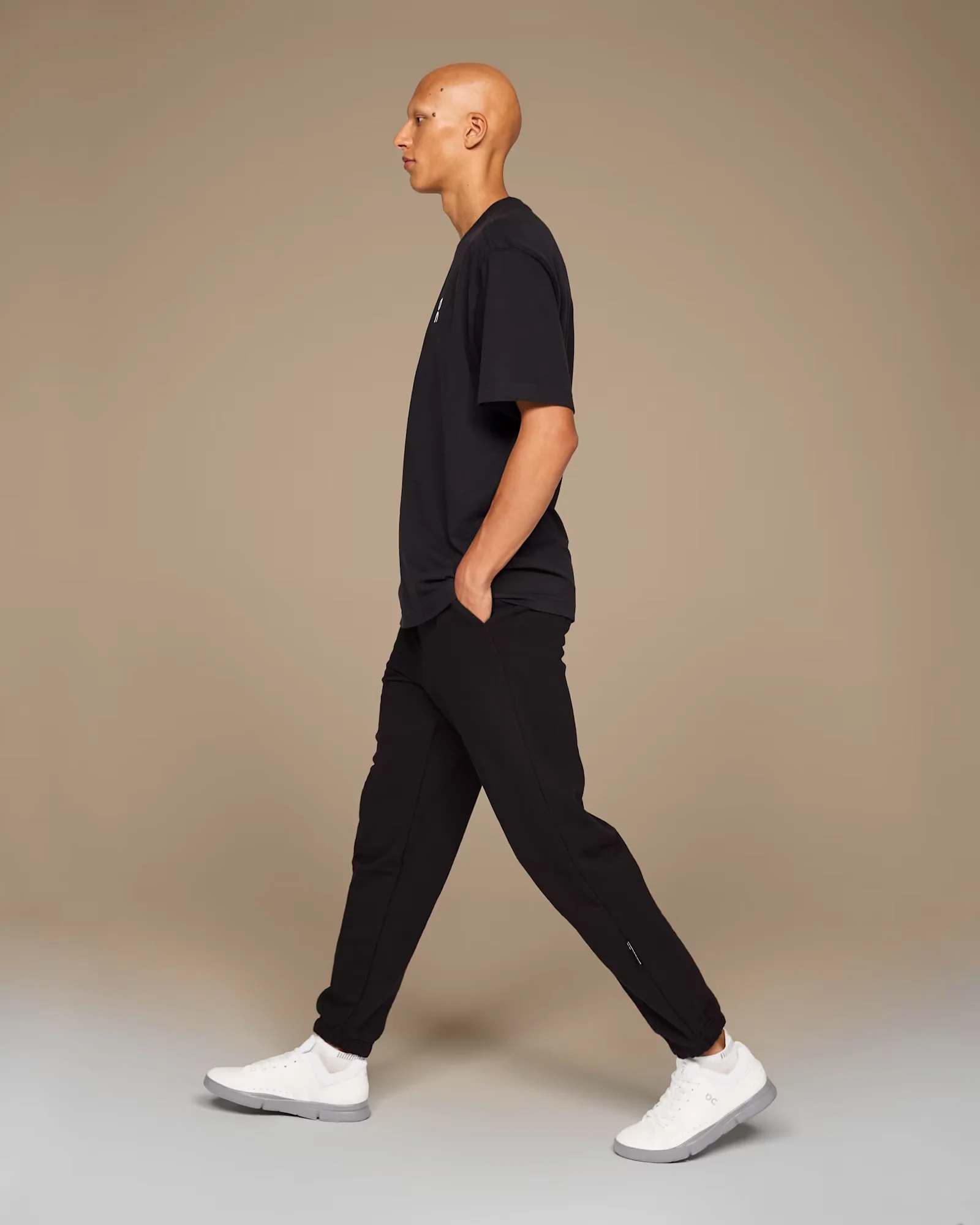 ON Running - Club Pants in Black - Image 4