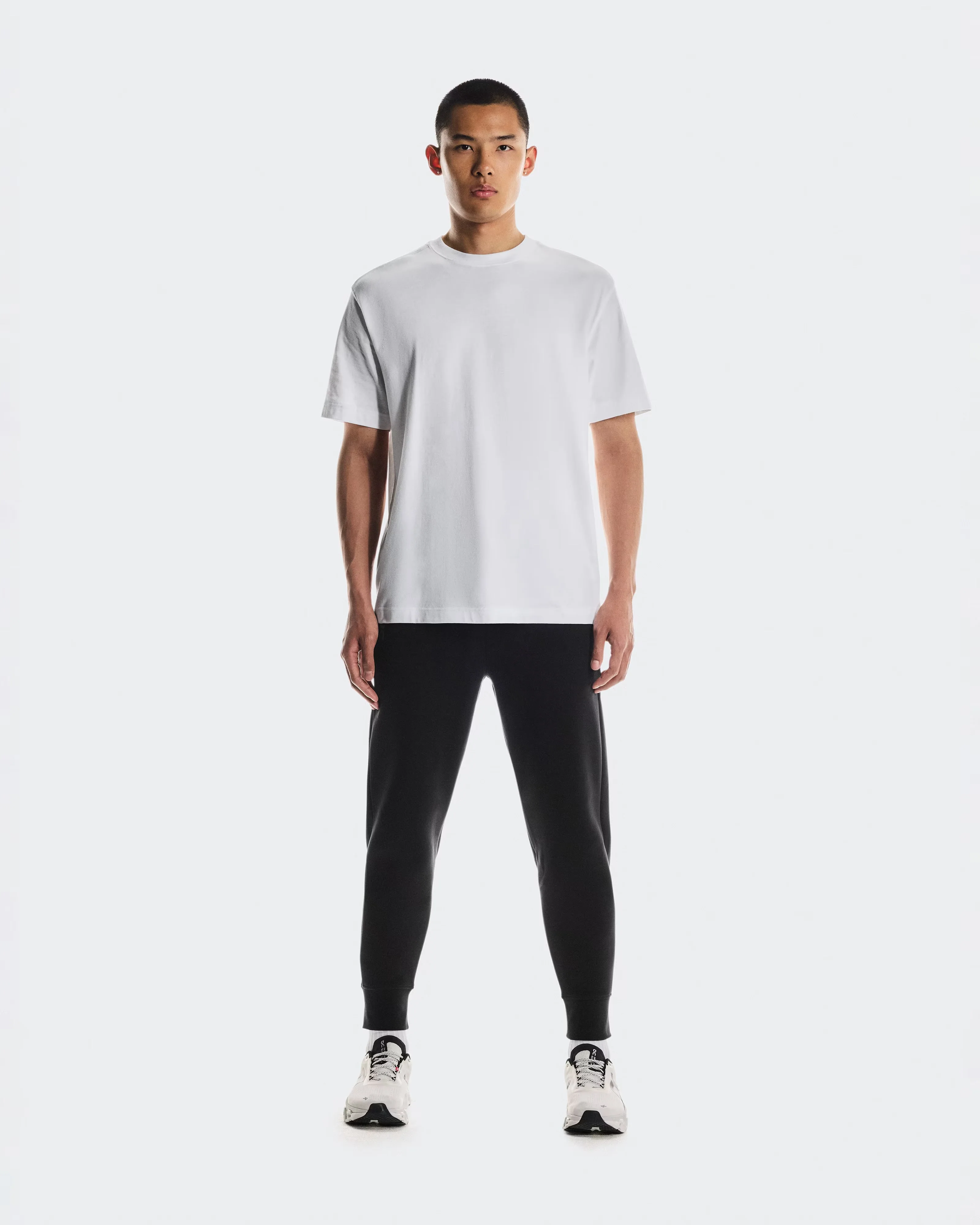ON Running - Focus Tech Sweatpants in Black - Image 2
