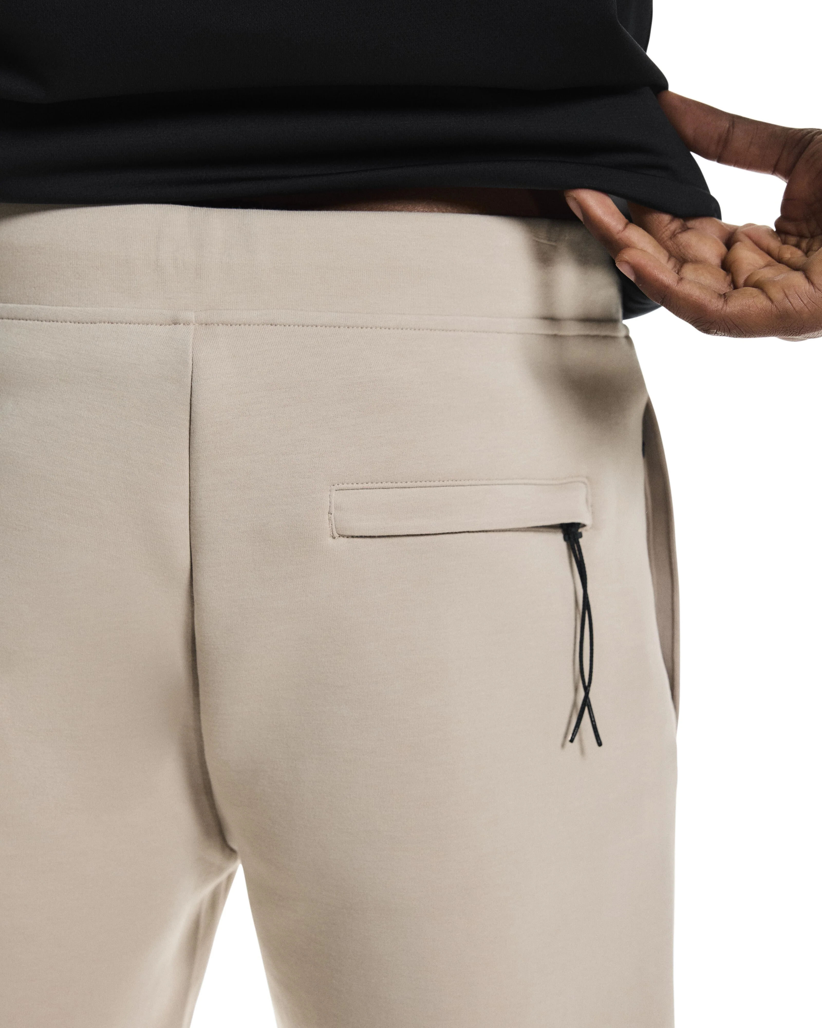 ON Running - Focus Tech Sweatpants in Desert - Image 7