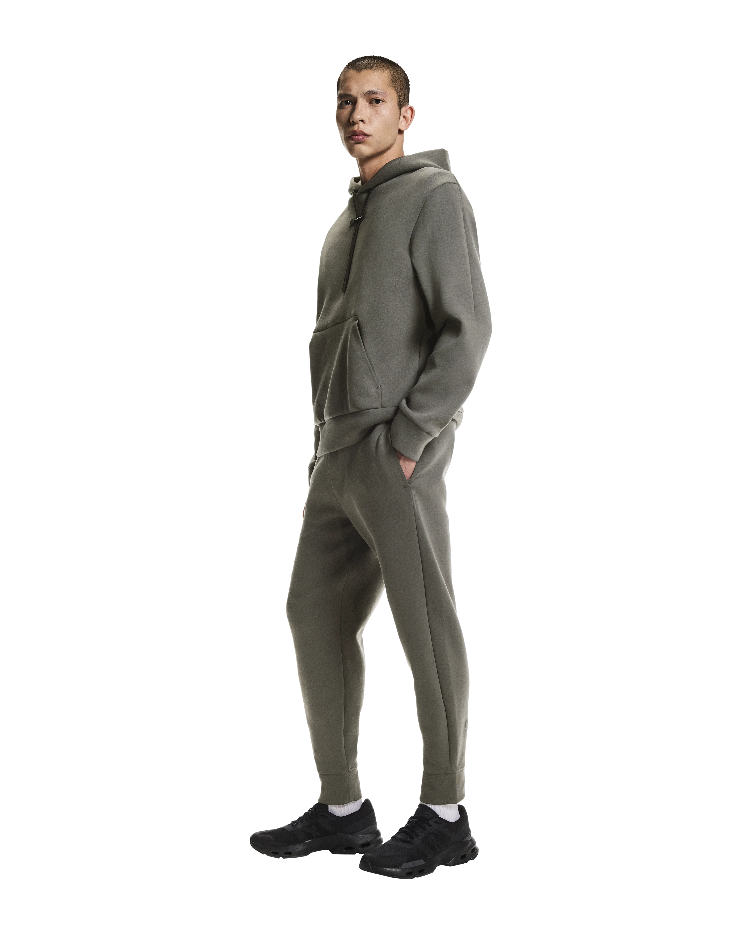 ON Running - Focus Tech Sweatpants in Shadow - Image 3