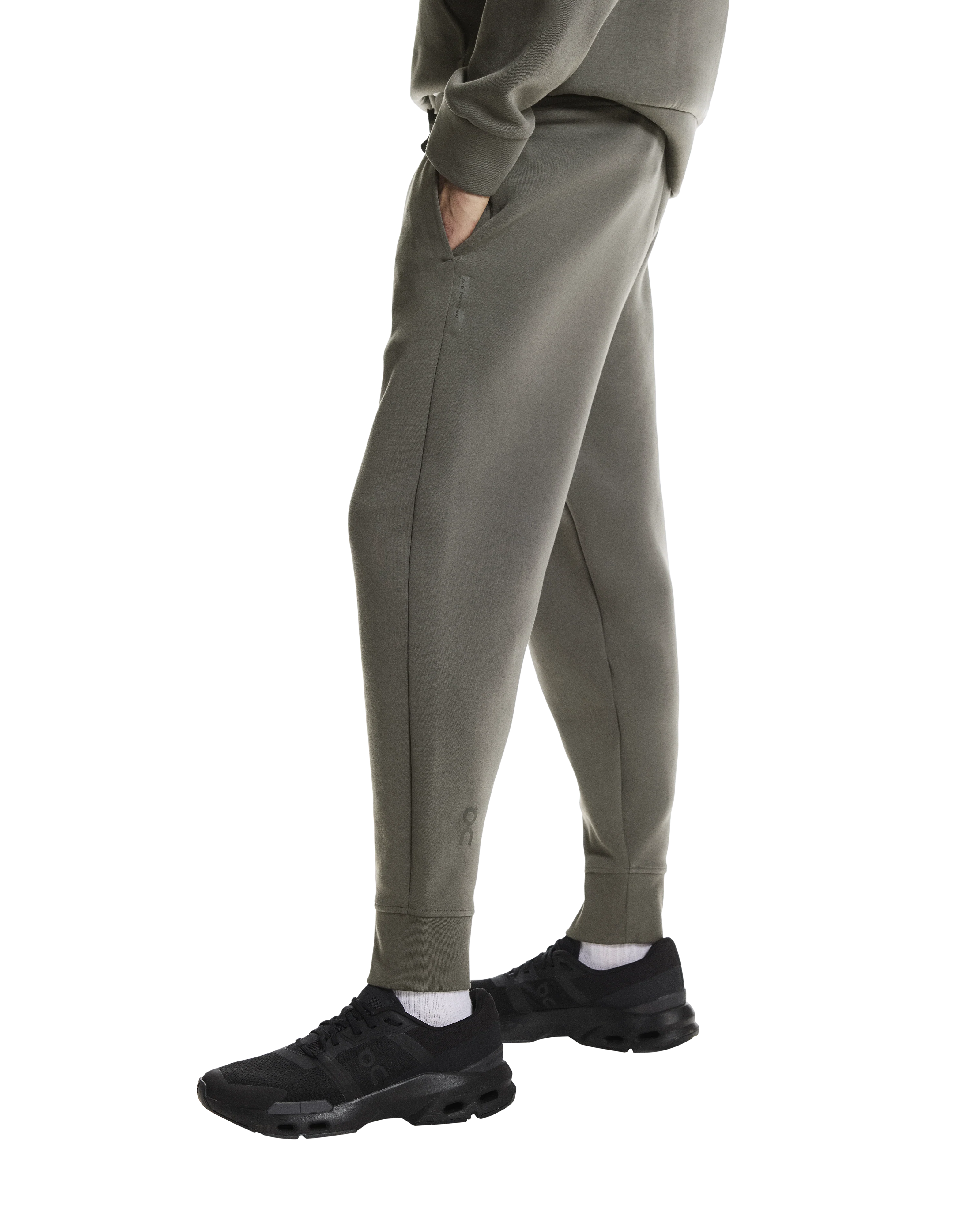 ON Running - Focus Tech Sweatpants in Shadow - Image 5