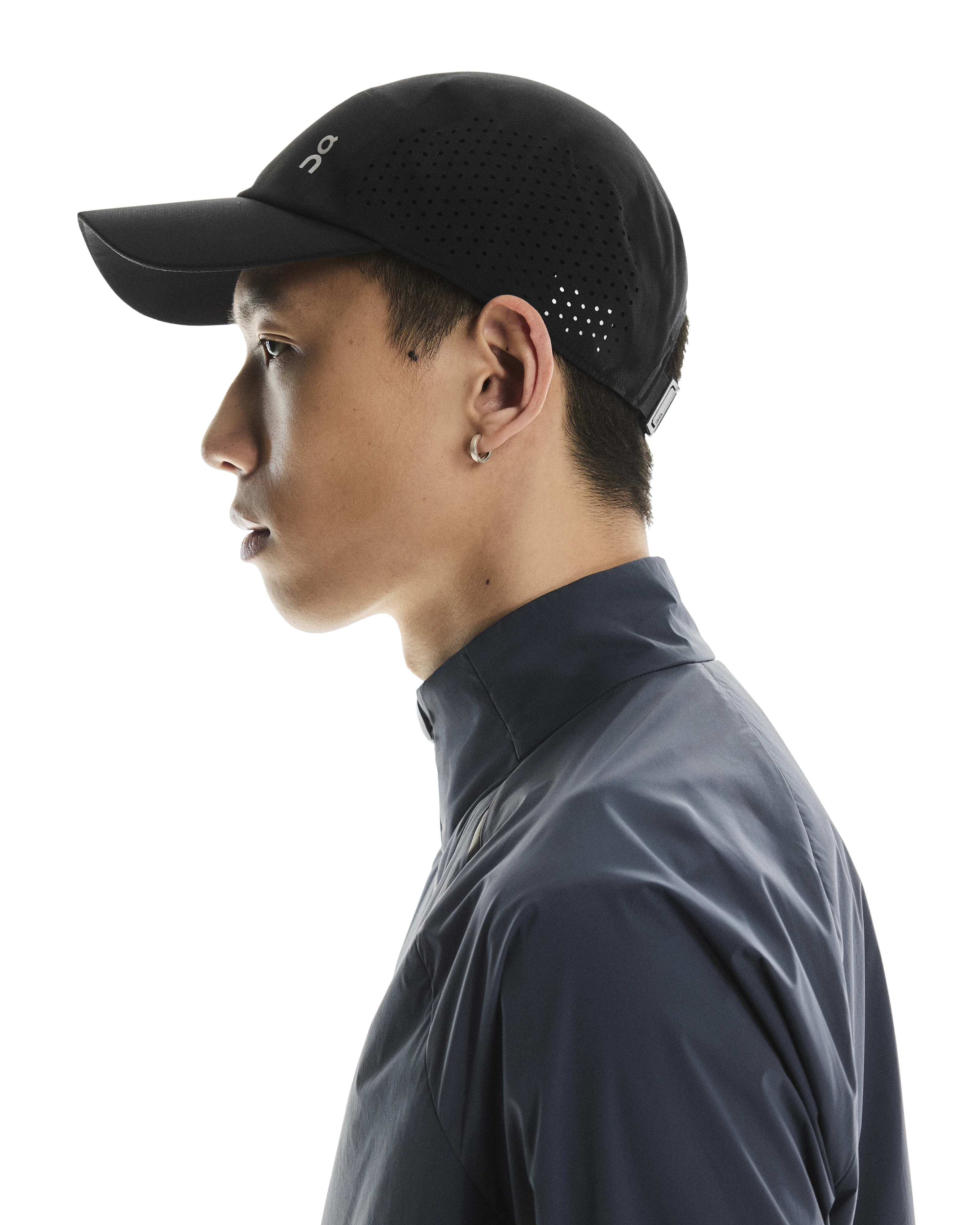 On Running - Lightweight Cap in Black - Image 2