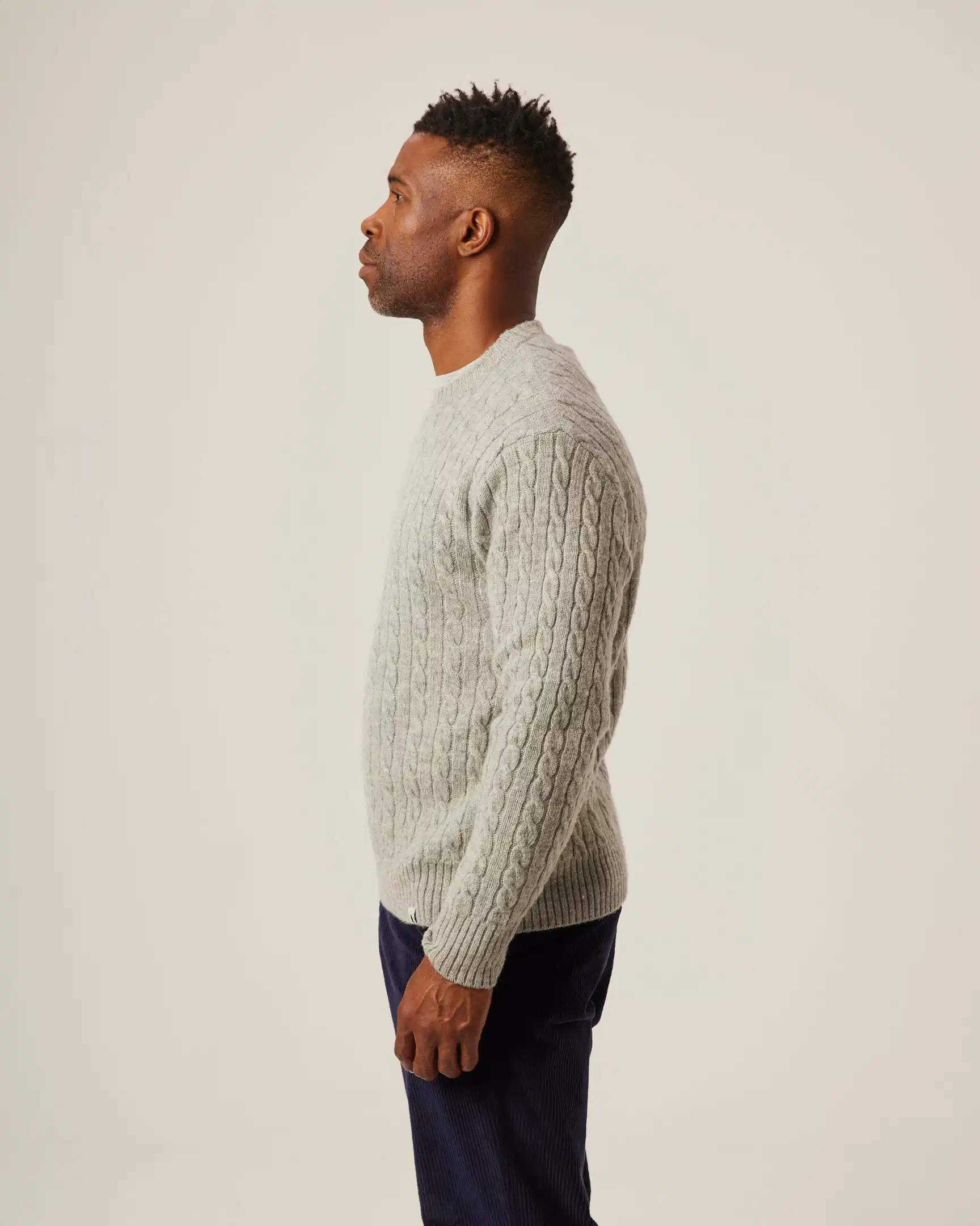 Peregrine- Makers Stitch Cable Crew in Light Grey - Image 3