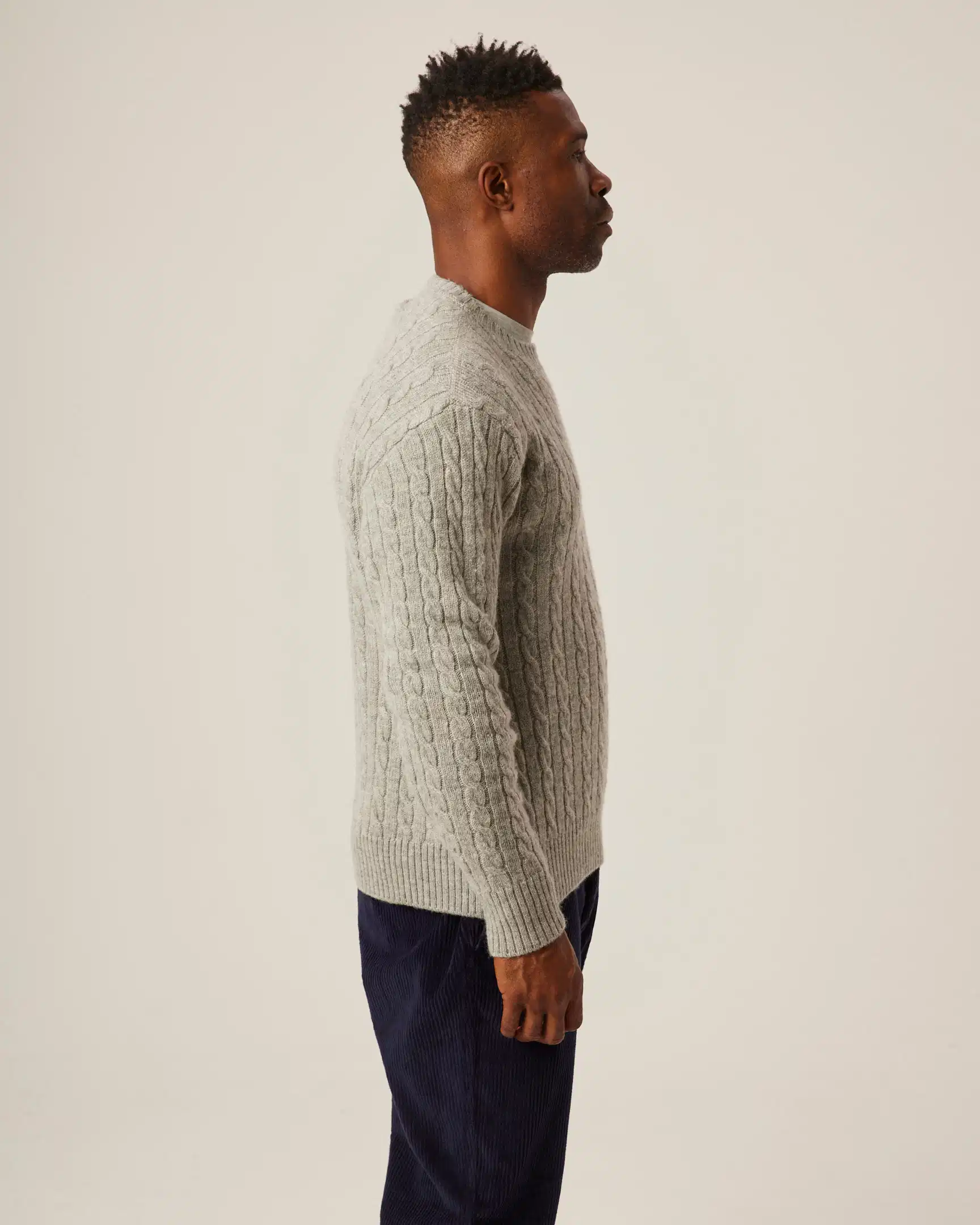 Peregrine- Makers Stitch Cable Crew in Light Grey - Image 4