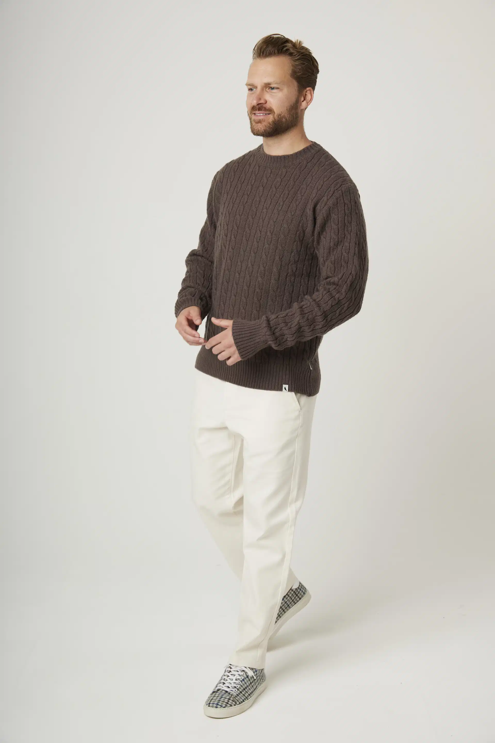 Peregrine- Makers Stitch Cable Crew in Coffee - Image 3