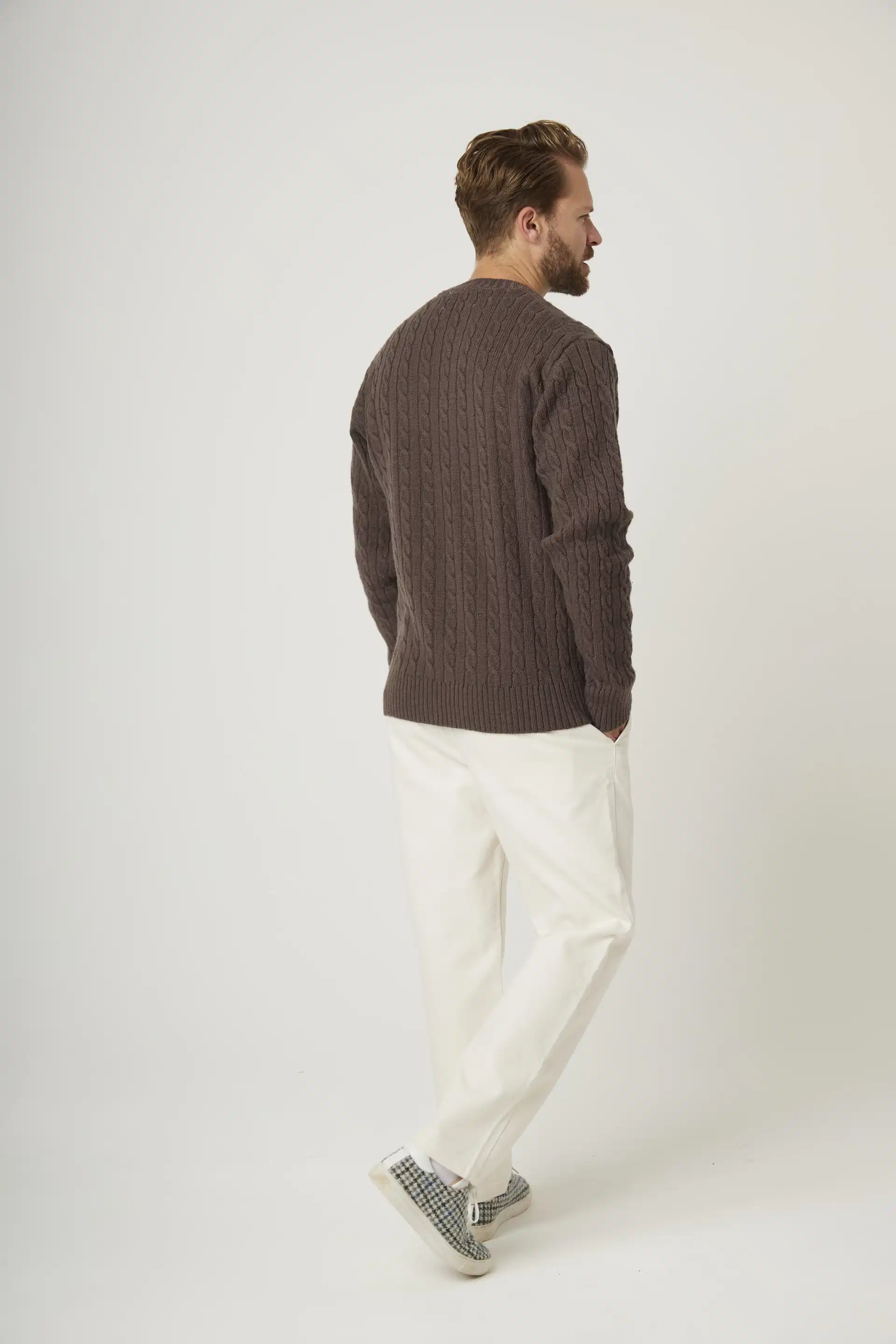 Peregrine- Makers Stitch Cable Crew in Coffee - Image 5