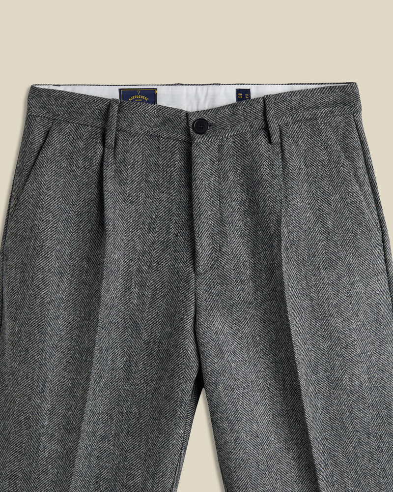 Portuguese Flannel - Wool Herringbone Single Pleat Trousers in Grey - Image 2