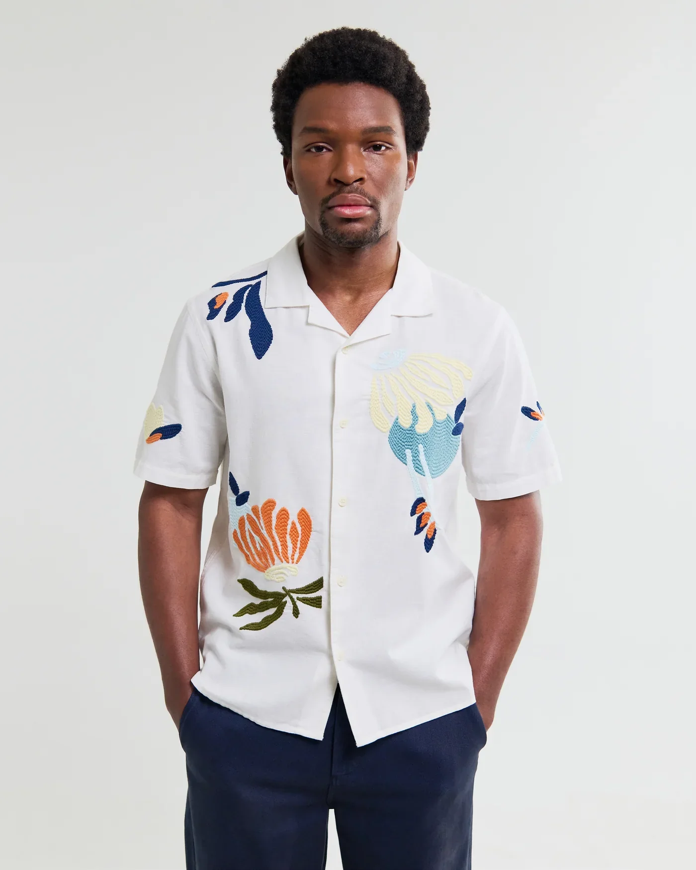 Wax London - Didcot Flower Embroidered Short-Sleeve Shirt in Ecru - Image 3