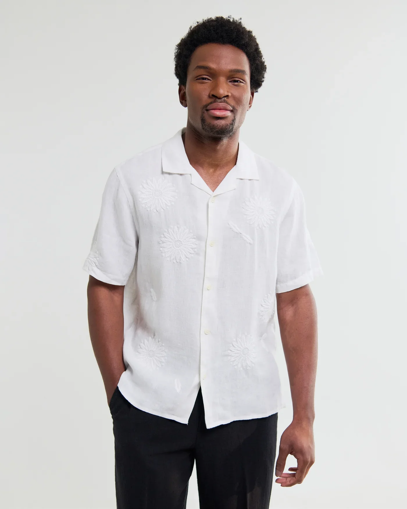 Wax London - Didcot Flower Embroidered Short-Sleeve Shirt in White - Image 4